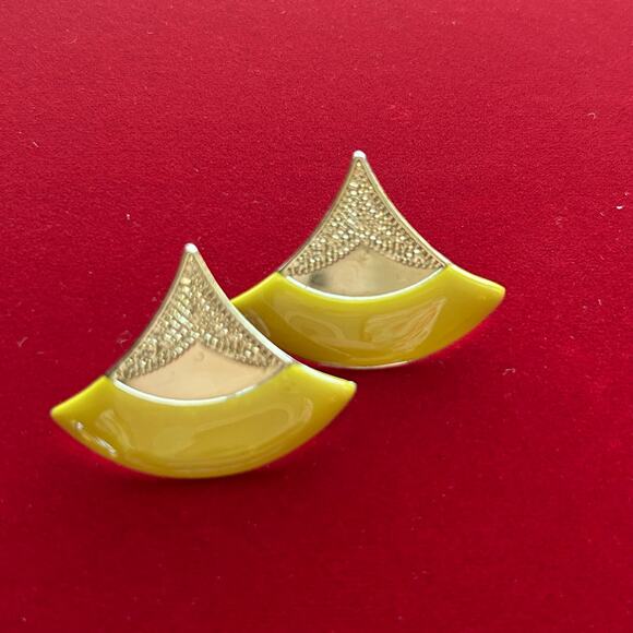 Vintage Modernist Gold and Yellow Enamel Fan Sculptural Statement Earrings - Picture 11 of 16